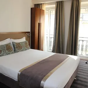 Art 3*, París Francia